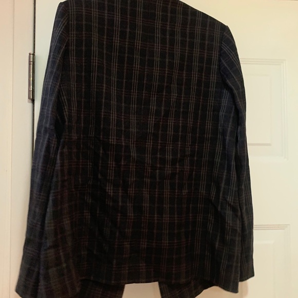 Blazer - Picture 3 of 3